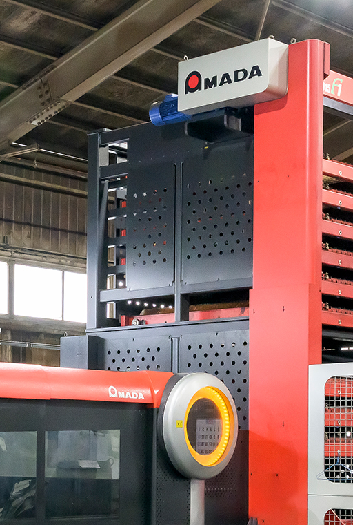 レーザー　AMADA FO-3015NT