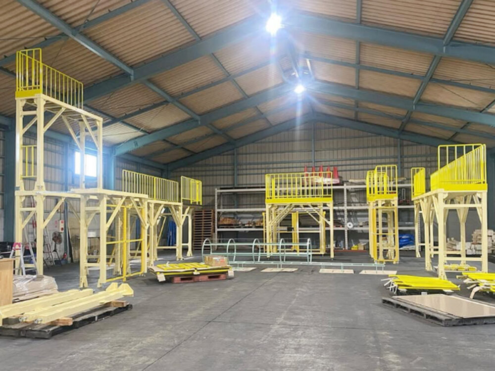 架台、歩廊、階段、手摺、塗装